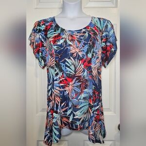 NWT Brittany Black Floral Asymmetrical Short Sleeve Blouse. Size: L